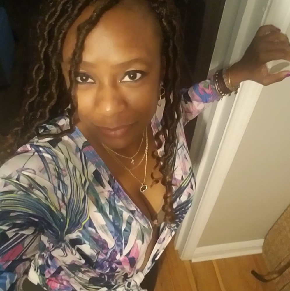 Meet your Posher, Cassandra